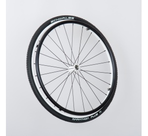 wheel black & white 24